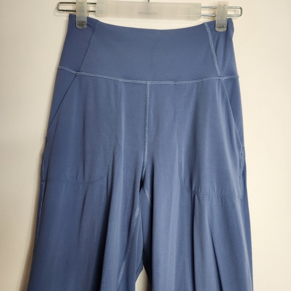 Lululemon Align Wide Leg Crop 23" In Water Drop Size 6 - Picture 3 of 16